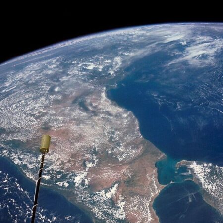 Коррекция орбиты: ученые высказали свое мнение о будущей российской космической станции