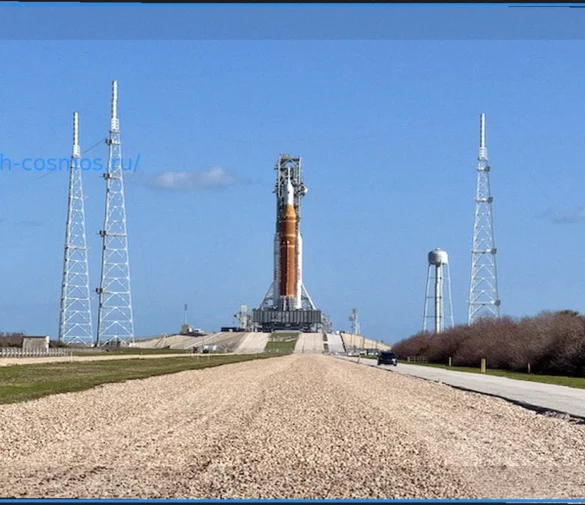 Ракета НАСА SLS Возвращена на Стартовую Площадку Перед Запланированным Апрельским Полетом Artemis 2
